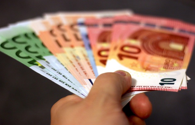 Gehaltsvorschuss Kredit: Wann lohnt sich diese Lösung?