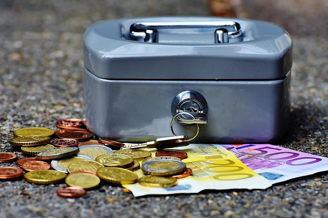 Gehaltsvorschuss oder Minikredit: Was ist besser?